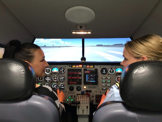 Piper PA/34 Cockpit Ansicht im Flugzeugsimulator Flightdeck L.E.