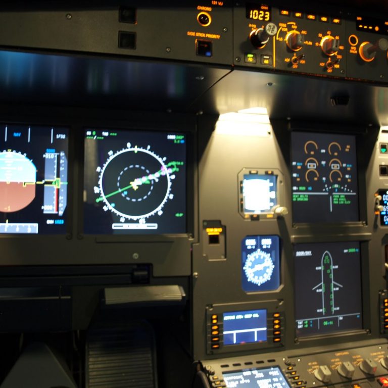 Cockpit Instrumente beim Flugsimulator von Flightdeck L.E.